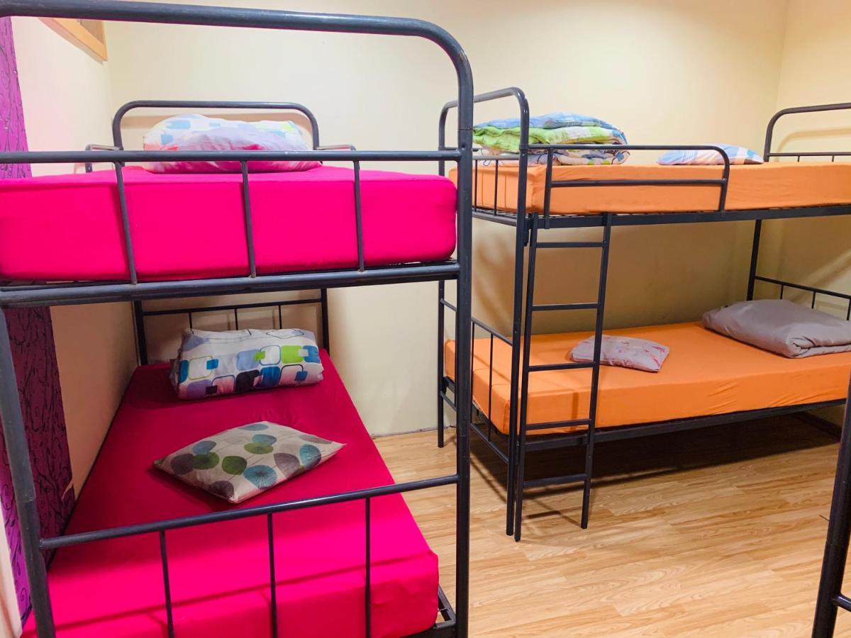 Friends Center Hostel รีกา ภายนอก รูปภาพ